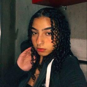 Mariana Lopes – Social Media Manager